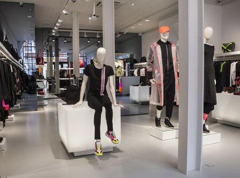 寒风中的橱窗 英国服装零售市场遇冷与消费者心态的转变