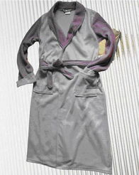 福州荣登贸易 专注服装服饰零售与批发，提供优质摇粒绒睡袍及全品类服饰服务